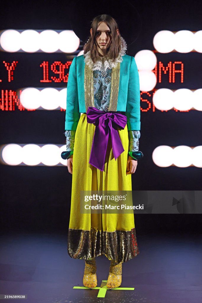 Valentino: Runway - Paris Fashion Week - Haute Couture Spring-Summer 2025