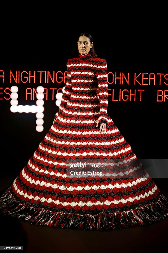 Valentino: Runway - Paris Fashion Week - Haute Couture Spring-Summer 2025