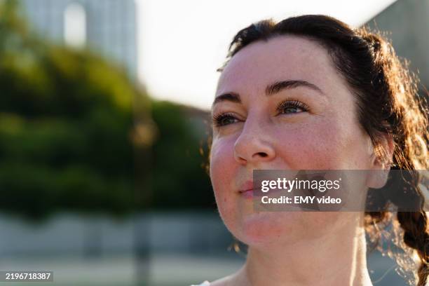 happy young woman portrait - body positive stock pictures, royalty-free photos & images