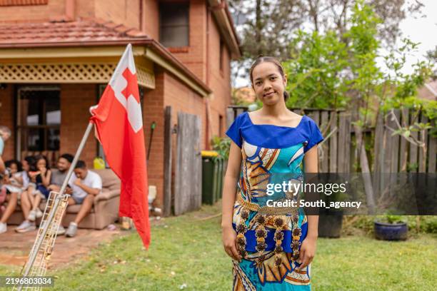 célébration des traditions familiales tongiennes à sydney, en australie, à travers la vie quotidienne et la culture des îles ha’apai - tonga photos et images de collection
