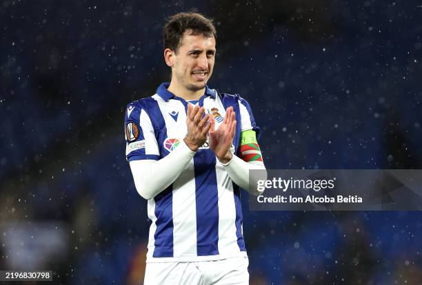 Mikel Oyarzabal of Real Sociedad applauds the fans following 2-0 victory after the UEFA Europa League 2024/25 League Phase MD8 match between Real...