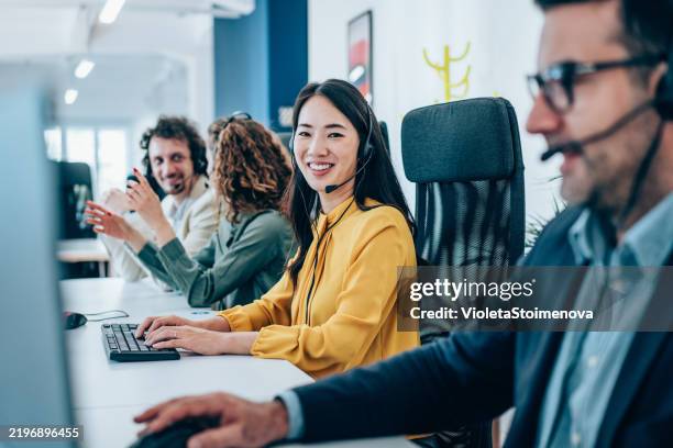 call center workers. - executivo de vendas imagens e fotografias de stock