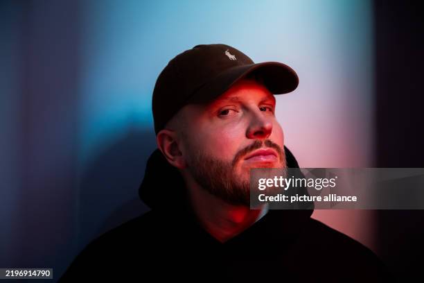 Ceba Rapper German 68 Finch Rapper Stock Photos, High-Res Pictures, and Images - Getty Images