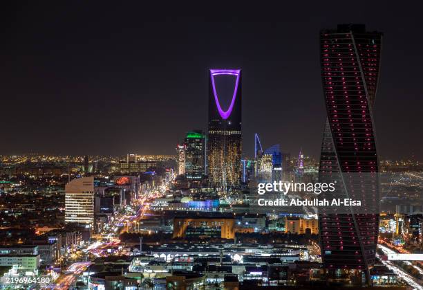 riyadh skyscrapers - riyadh foto e immagini stock