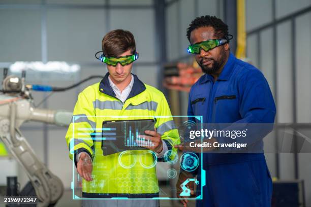 smart engineering solutions. - invento fotografías e imágenes de stock