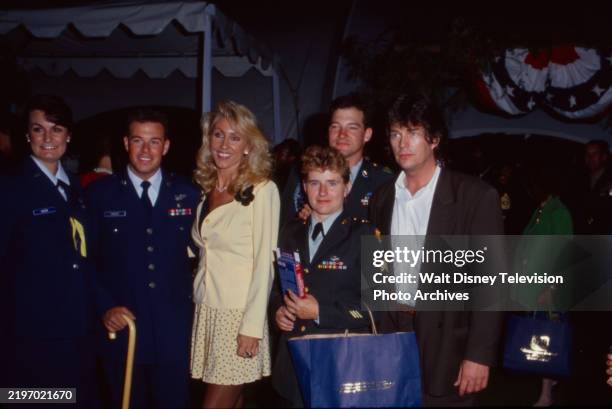 Los Angeles, CA Linda Thompson, David Foster appearing with soldiers, behind the scenes, making of the ABC tv special 'Welcome Home,America! A USO...