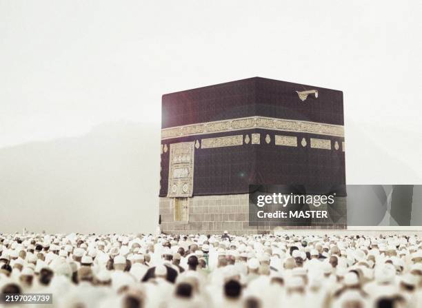 kaaba in arabia - meca fotografías e imágenes de stock