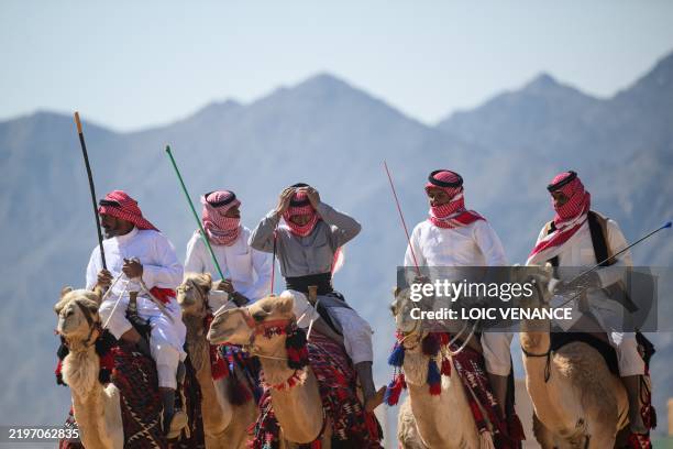 Alula Camel Ride 1,981 Camel Cup Stock Photos, High-Res Pictures, and Images - Getty Images