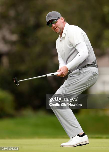 Former MLB player Derek Lowe reacts on the first green during the third round of the Hilton Grand Vacations Tournament of Champions 2025 at Lake Nona...
