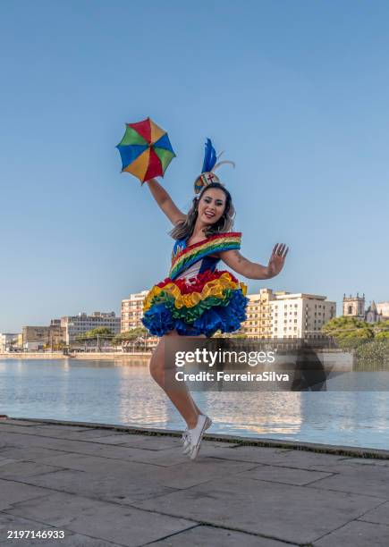 frevo dancer from recife - recife estado de pernambuco - fotografias e filmes do acervo