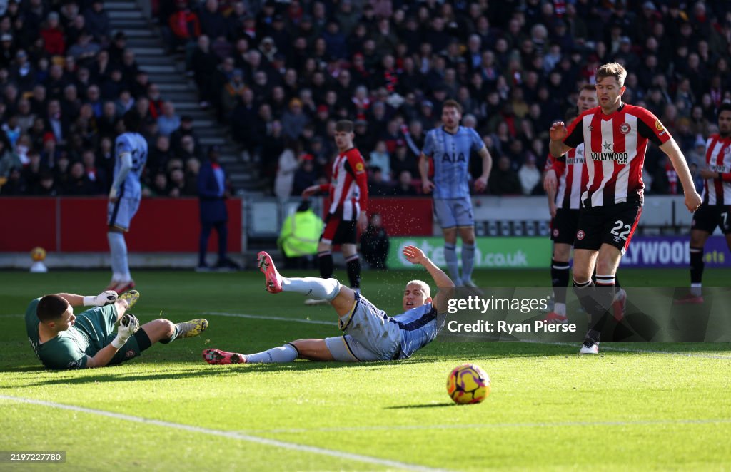 Brentford FC v Tottenham Hotspur FC - Premier League