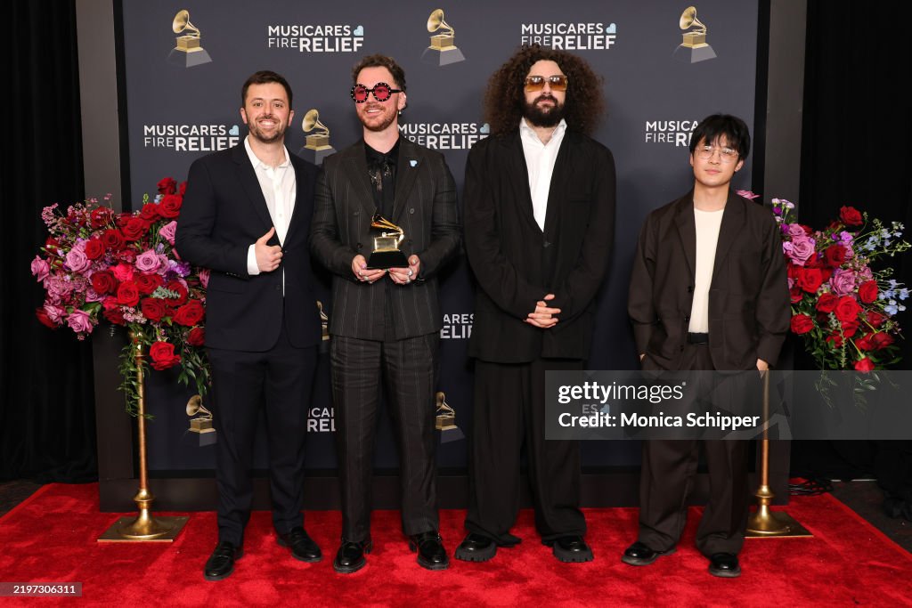 Rob Bisel Rob Bisel, Cian Ducrot, Jared Solomon and Scott Zhang, Best R&B Song ...