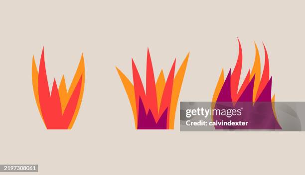 ilustrações de stock, clip art, desenhos animados e ícones de flames illustrations - bola de fogo