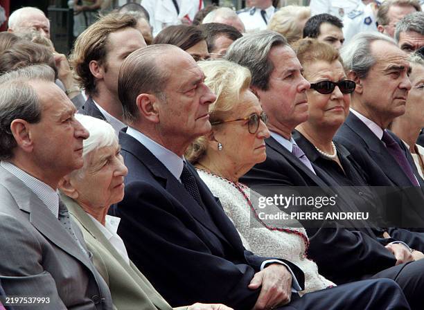 Le maire de Paris, Bertrand Delanoë, Madame Claude Monod-Broca , le président de la République, Jacques Chirac, son épouse Bernadette Chirac, le...