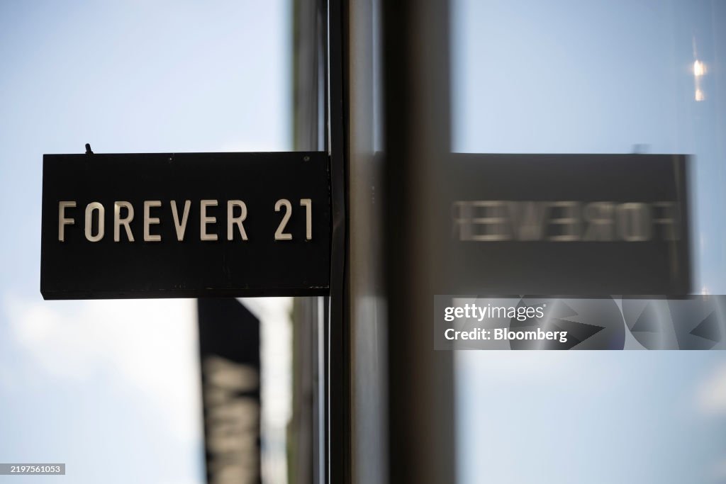 Forever 21 Considers Bankruptcy Filing