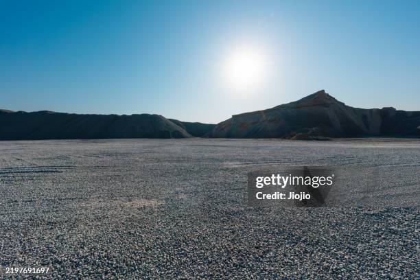 dirt road - gravel stock pictures, royalty-free photos & images