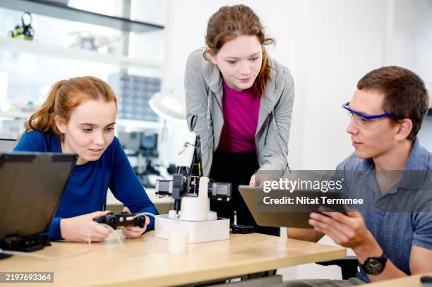 modeling and simulation highly engaging and interactive, which promotes motivation and interest in engineering learning. - continuous learning stock pictures, royalty-free photos & images