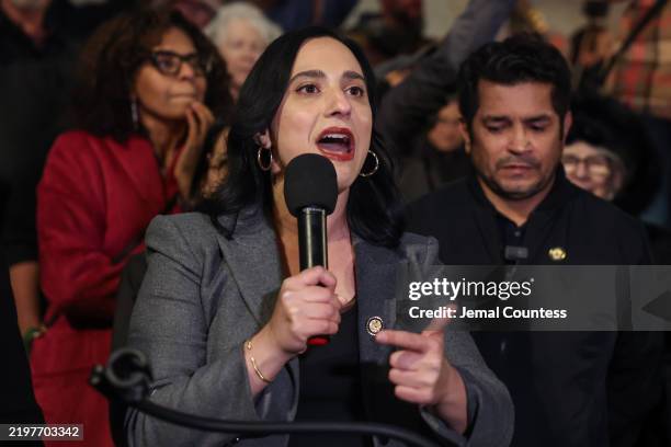 Rep Ansari 93 Yassamin Ansari Photos & High Res Pictures - Getty Images