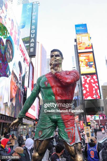 62 Cristiano Ronaldo Statue Stock Photos High Res Pictures And Images 62-cristiano-ronaldo-statue-stock-photos-high-res-pictures-and-images