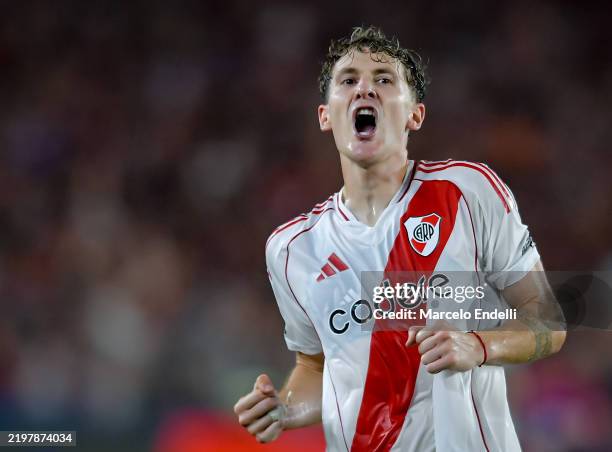 Colidio 12 Playing Mas Stock Photos, High-Res Pictures, and Images - Getty Images