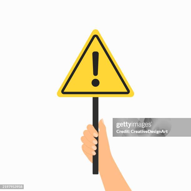 illustrations, cliparts, dessins animés et icônes de signe d’avertissement tenant la main avec symbole de point d’exclamation. vigilance, danger et signe de danger - point dexclamation