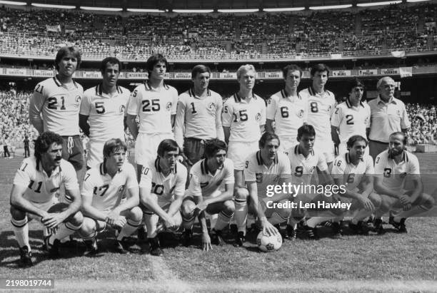 The New York Cosmos pose for an official team photo after Soccer Bowl '80 between the New York Cosmos and the Fort Lauderdale Strikers, at RFK...