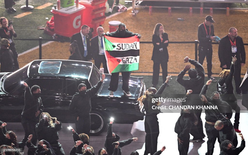 AMFOOT-SUPERBOWL-CHIEFS-EAGLES-HALFTIME-ENTERTAINMENT