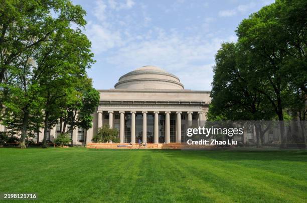 Mit Sign And Building 72 Mit School Of Engineering Stock Photos, High-Res Pictures, and ...