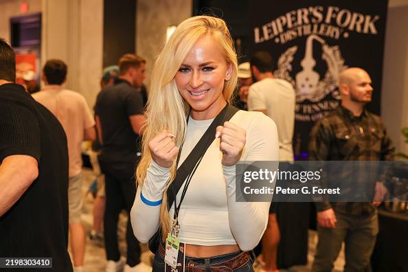 Summer Rae Ruegger 226 Summer Rae Wwe Photos & High Res Pictures - Getty Images