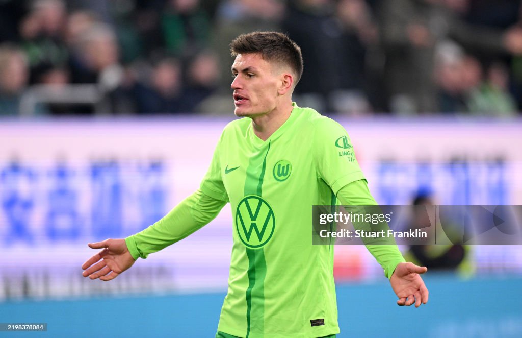 VfL Wolfsburg v Bayer 04 Leverkusen - Bundesliga