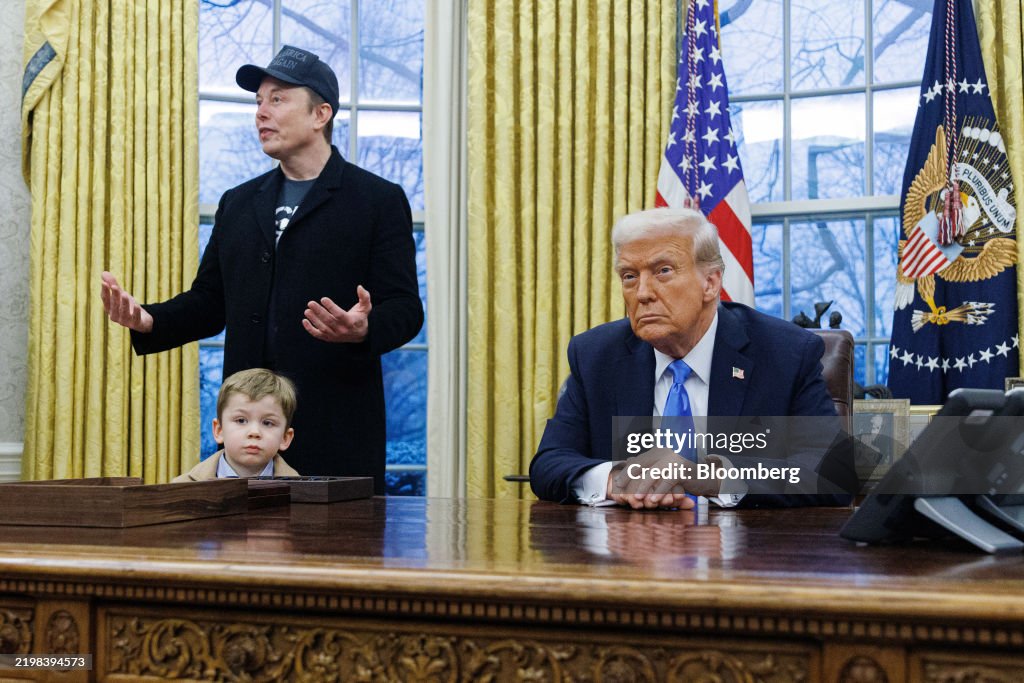 Trump To Order Federal Job Cuts As Part Of Musk's Downsizing