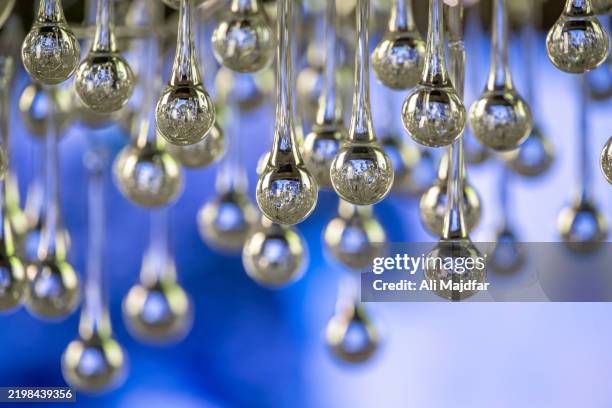 crystal drops - liquid crystal display stockfoto's en -beelden