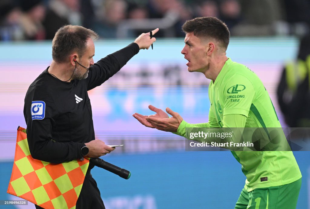 VfL Wolfsburg v Bayer 04 Leverkusen - Bundesliga