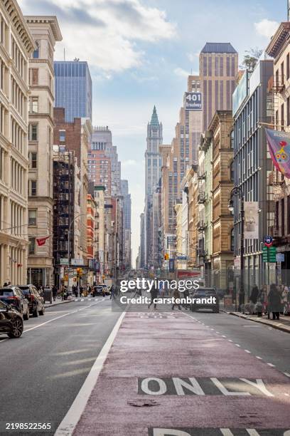view to the north of broadway - midtown manhattan stock pictures, royalty-free photos & images