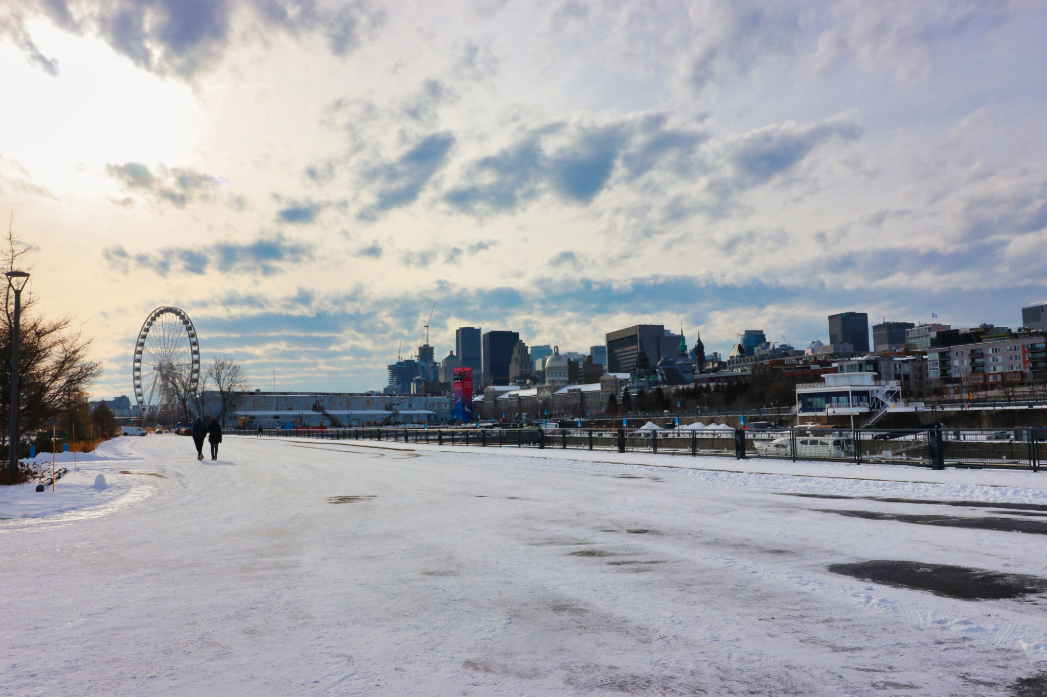 theme park off season