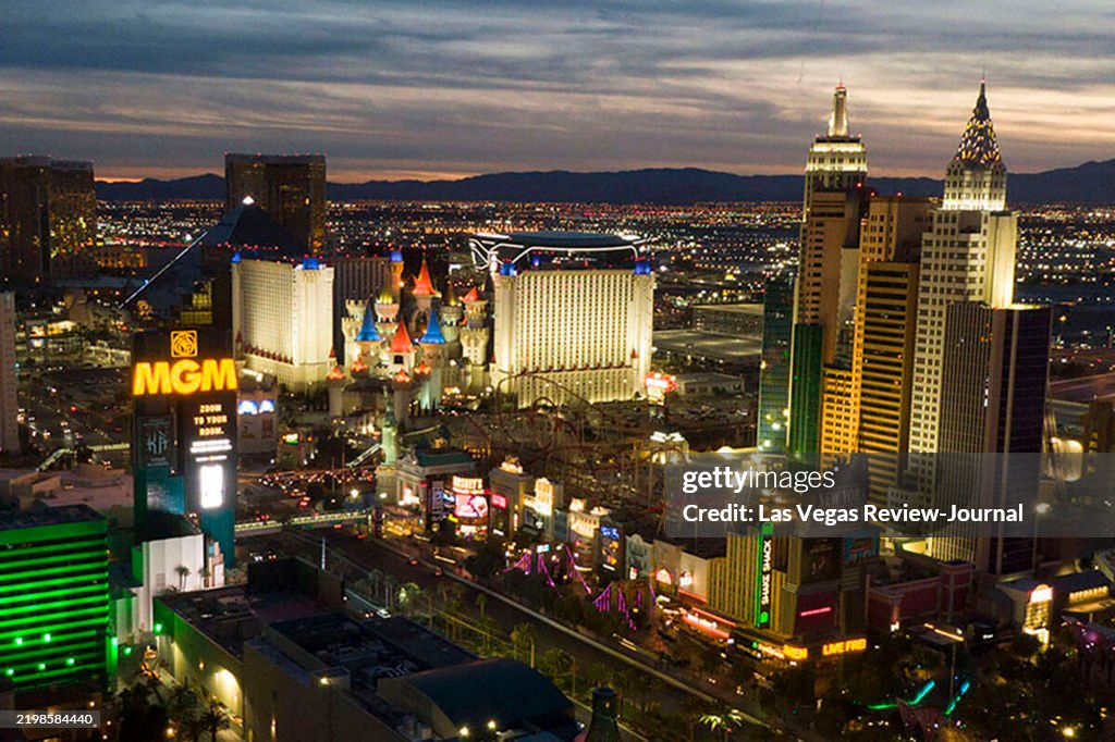 BIZ-MGM-EARNS-LV