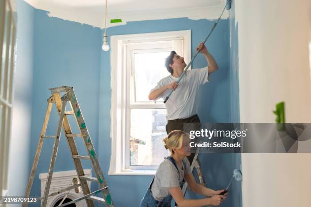 ihr erstes diy-projekt - dekorieren stock-fotos und bilder