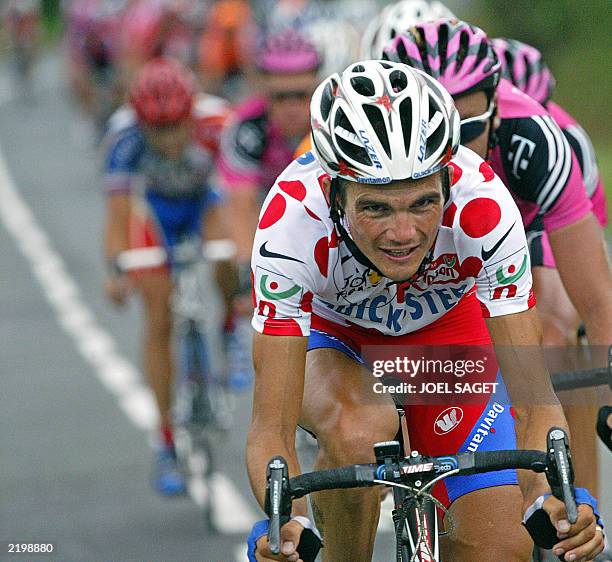 Frenchman Richard Virenque rides during the 16th stage of the 90th Tour de France cycling race between Pau and Bayonne, 23 July 2003. AFP PHOTO JOEL...