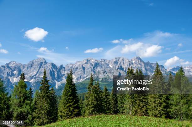 sesto dolomites, from col quaternà, val comelico - dramatische landschaft stock-fotos und bilder