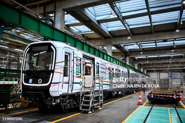 Mf19 Ratp 4,720 The Ratp Photos & High Res Pictures - Getty Images
