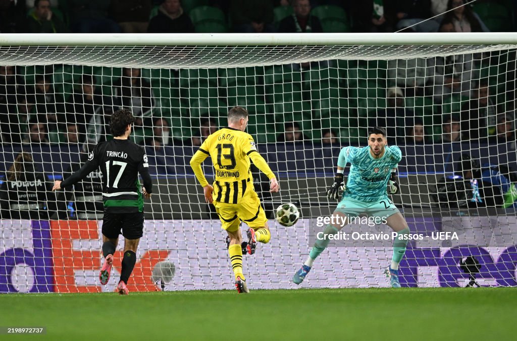 Sporting Clube de Portugal v Borussia Dortmund - UEFA Champions League 2024/25 League Knockout Play-off First Leg