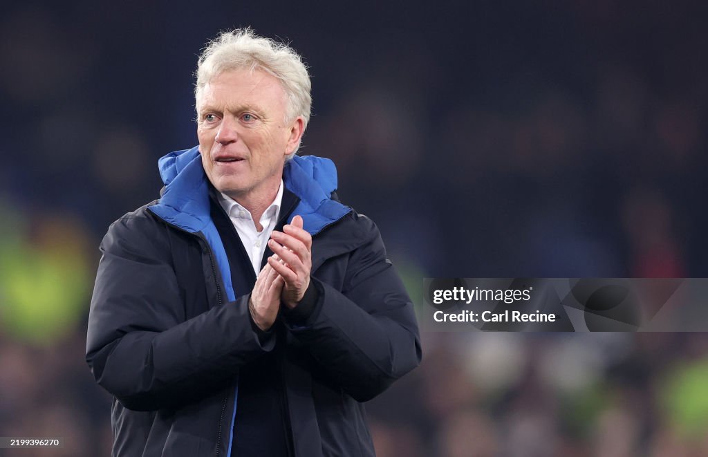 Moyes supports Slot after red card: 'When I was younger…'