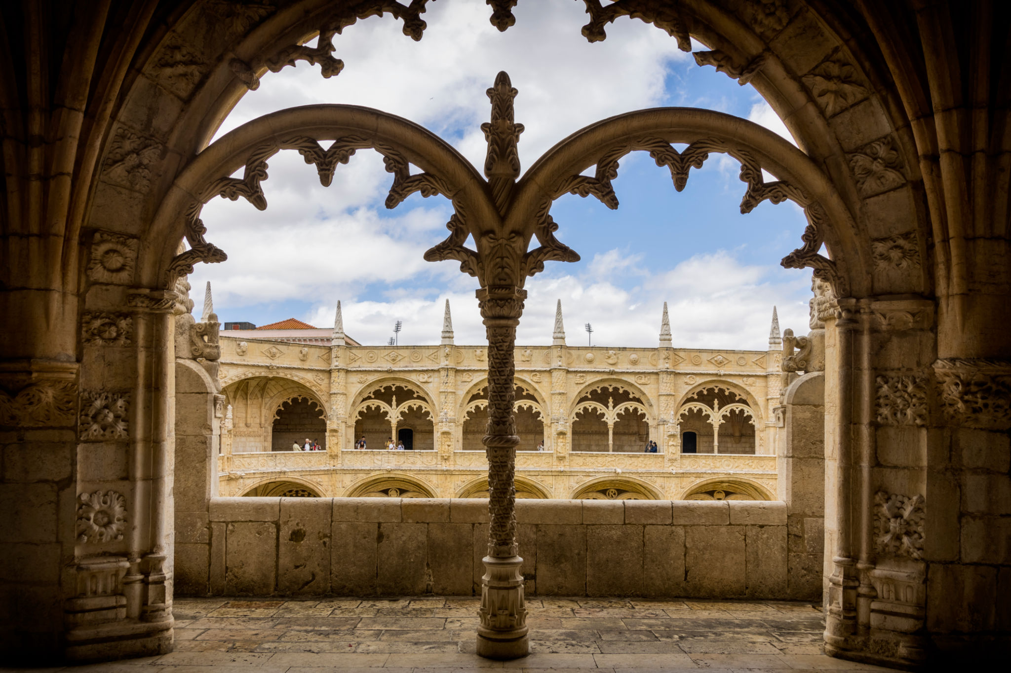 lisbon courtyard