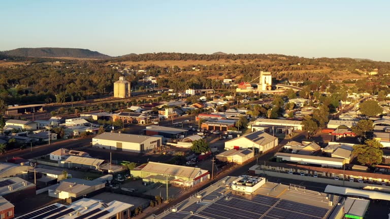 https://media.gettyimages.com/id/2199703538/video/gunnedah-start-low.jpg?b=1&s=640x640&k=20&c=NES1eq5FZJiH6LC6jyp369Fn2_jUHUQNts1wr7Lk5rQ=