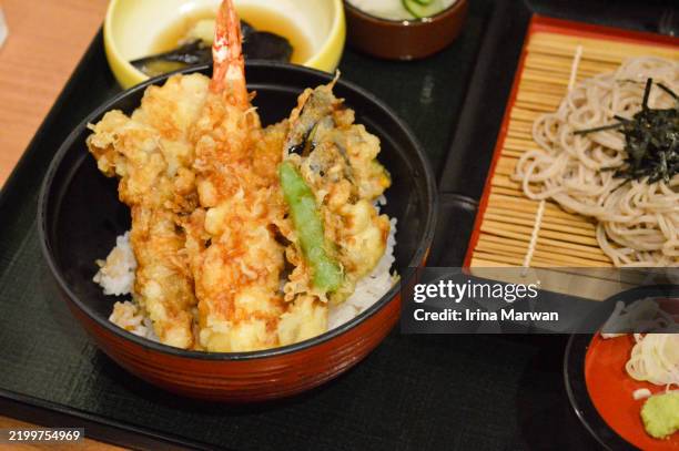 japanese food: tempura, ebi tempura, vegetable tempura - tempura stock pictures, royalty-free photos & images