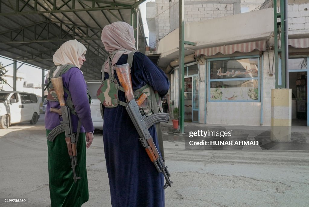 ISIS-fighters-in-a-prison-cell-in-northeastern-Syria