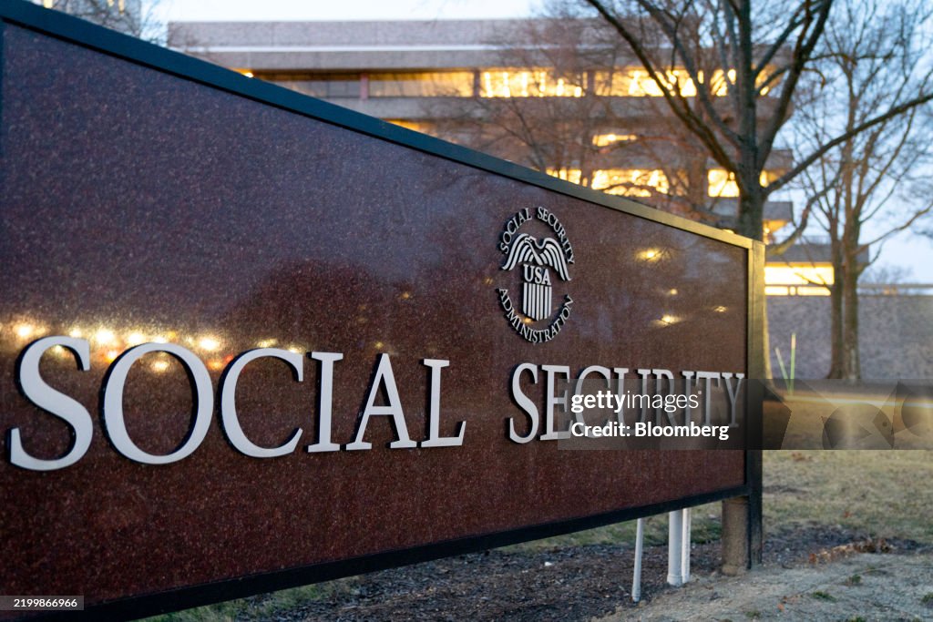 Top Social Security Officials Exit After Clash With Musk's DOGE