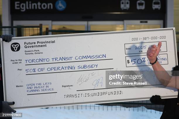 Toronto Cheque 77 Eglinton Go Transit Stock Photos, High-Res Pictures, and Images ...