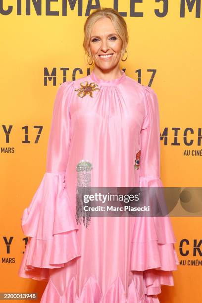 Toni Collette attends the "Mickey 17" Premiere on February 16, 2025 in Paris, France.