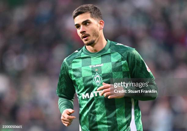 André Silva of Bremen in action during the Bundesliga match between SV Werder Bremen and TSG 1899 Hoffenheim at Weserstadion on February 16, 2025 in...